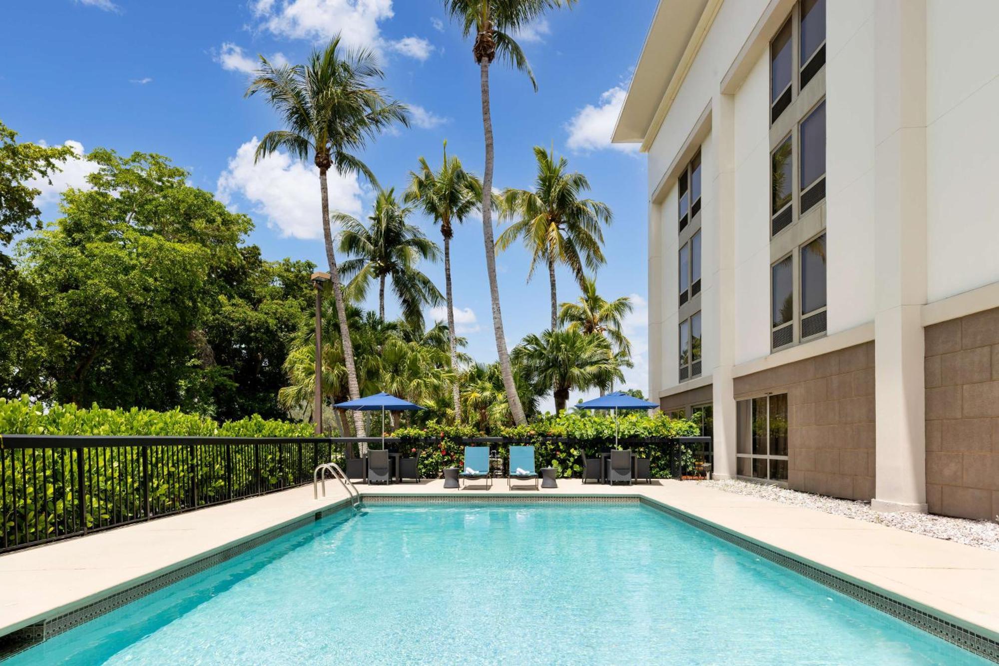 Hampton Inn Naples-Central Zewnętrze zdjęcie